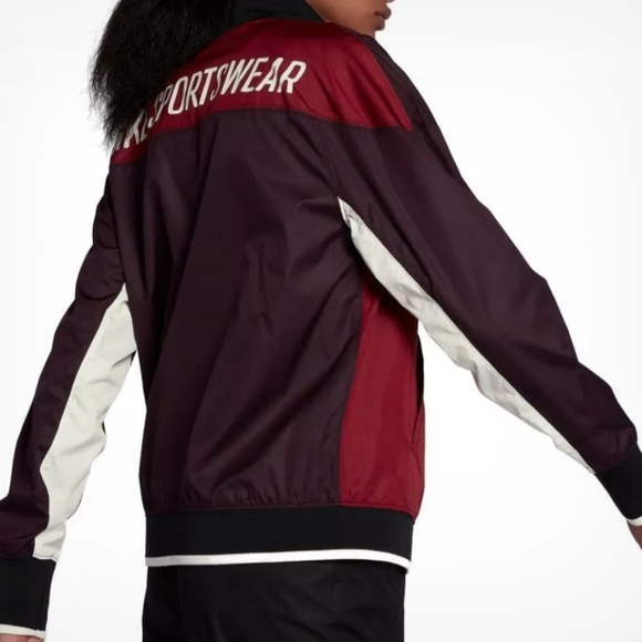 Vintage Nike Windbreaker - Picture 2 of 6
